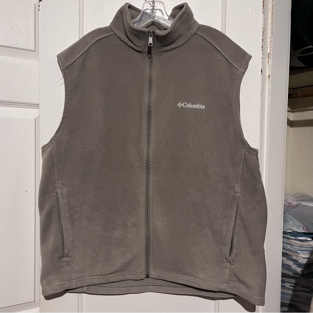 Grey/brown Columbia fleece vest XL